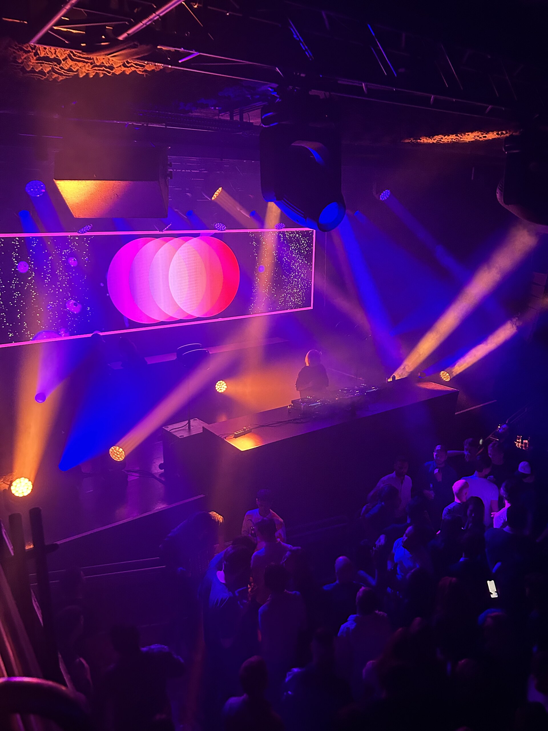 Bred LED-yta i den färdiga produktionen på Hamburger Börs
